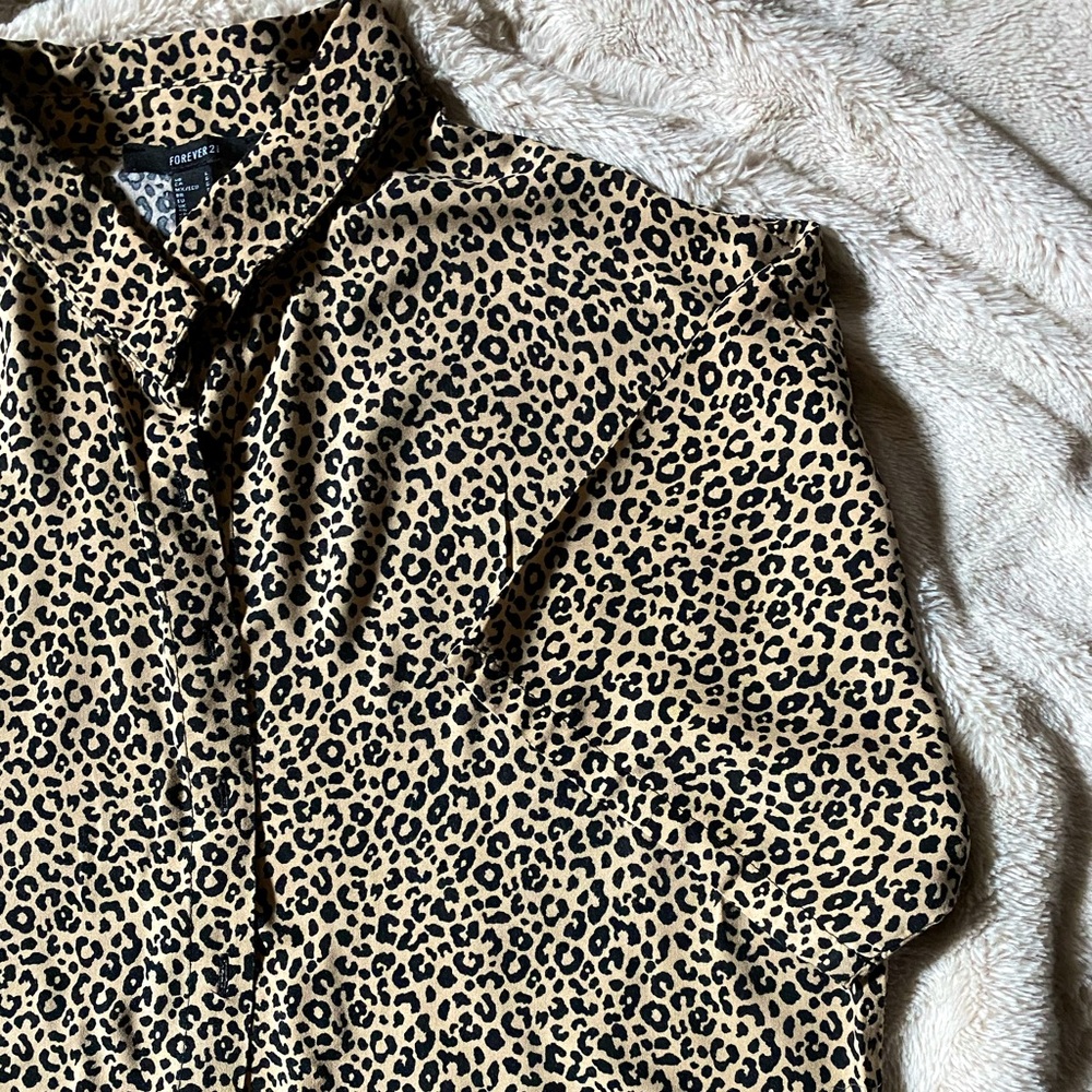 F21 Semi Cropped blouse